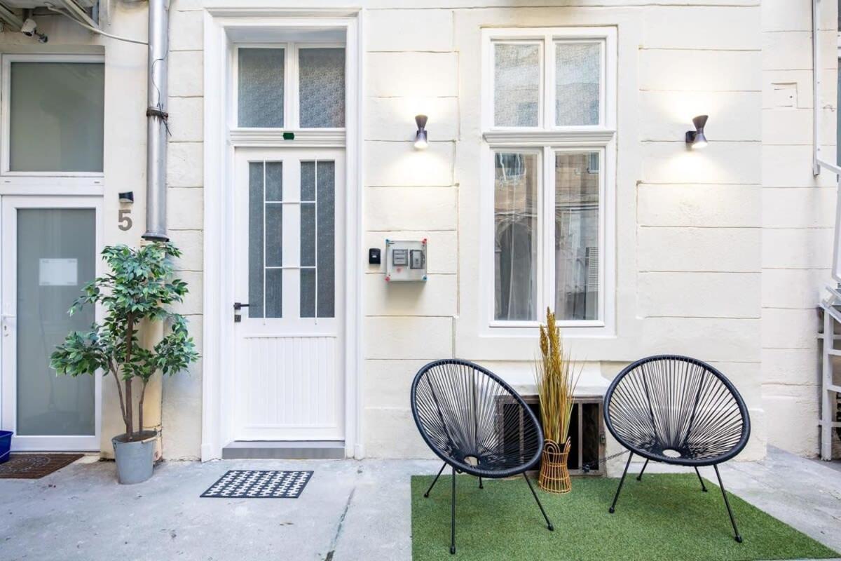 Cute Modern Getaway In The Heart Of The Apartament *